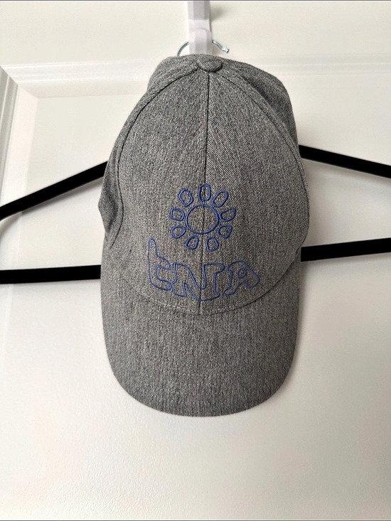 TNA Accessories - Tna Baseball Cap Gray Logo Hat